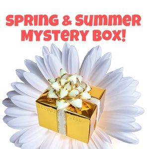 🛍 Sz Small/Medium - 5 Piece NEW MYSTERY CLOTHING BOX!🛍